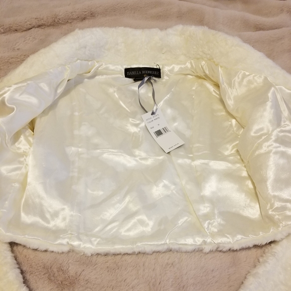 Isabella Rodriguez Faux Fur Cropped Jacket - Picture 3 of 3